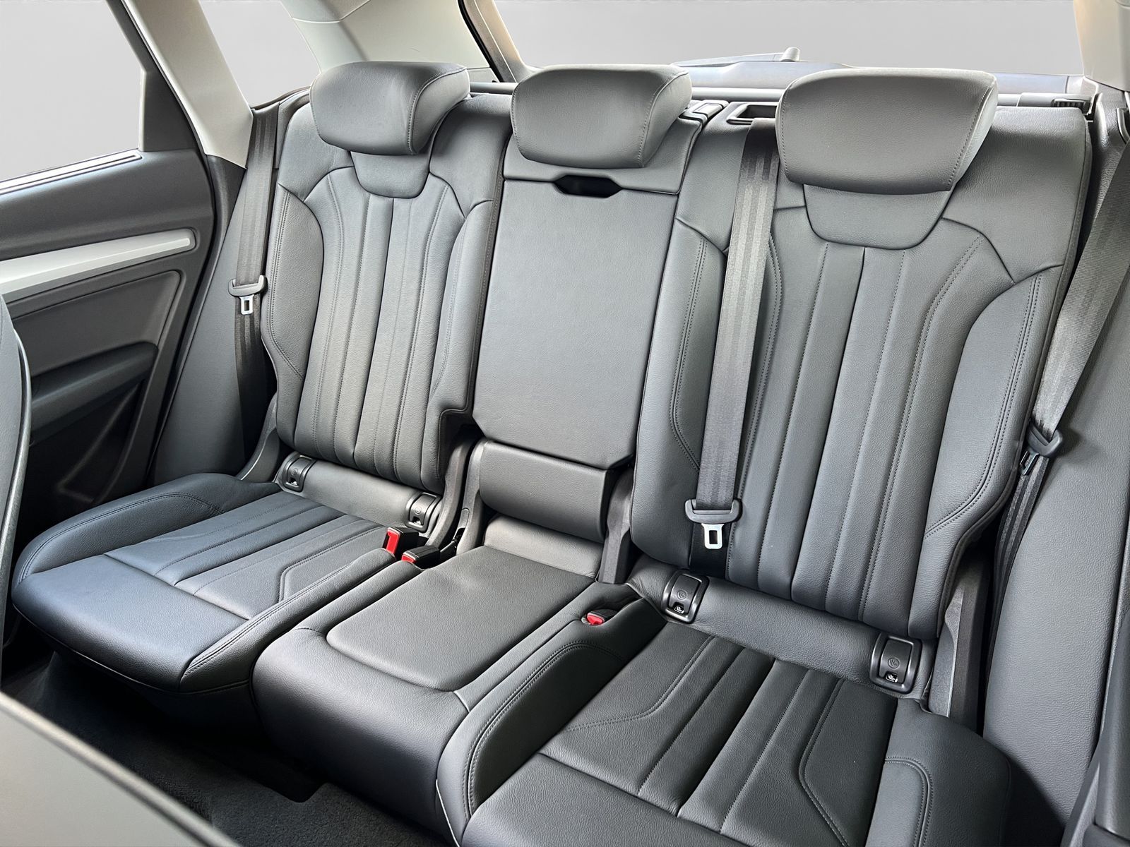 Audi Q5 55 TFSIe quattro Sport - Samsaru's Car Outlet