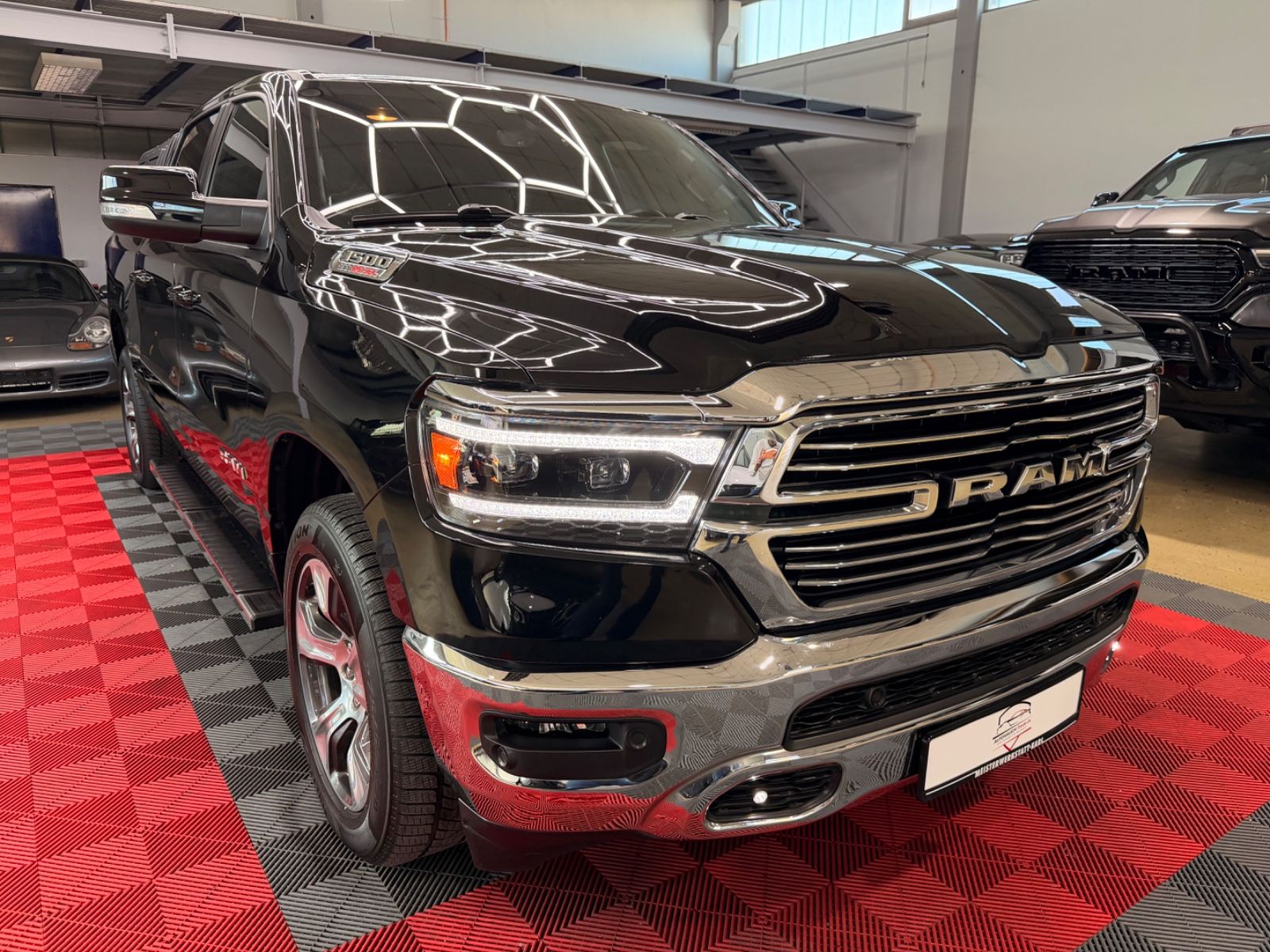 Dodge RAM 1500 3.0 EcoDiesel Bighorn Kamera Hardtop