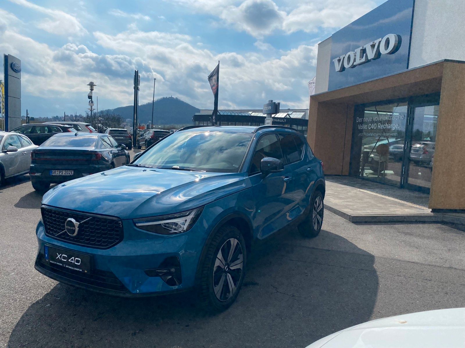 Volvo XC40 T5 Plus Dark Recharge Plug-In Hybrid 2WD