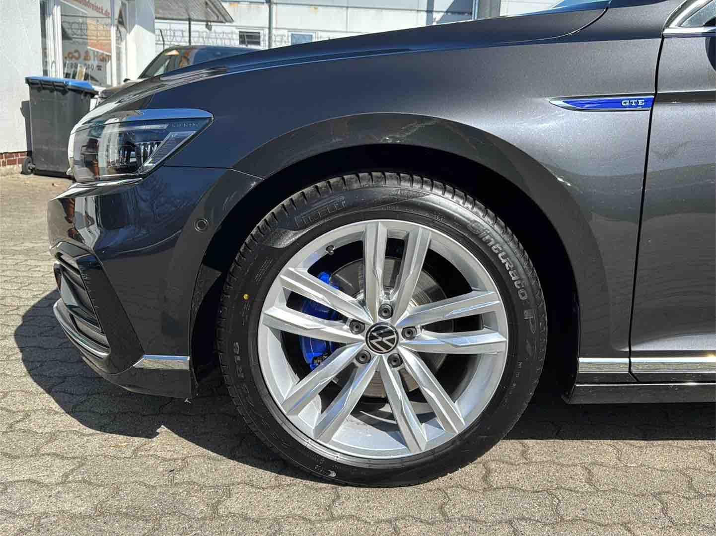 Volkswagen Passat Variant GTE - Samsaru's Car Outlet