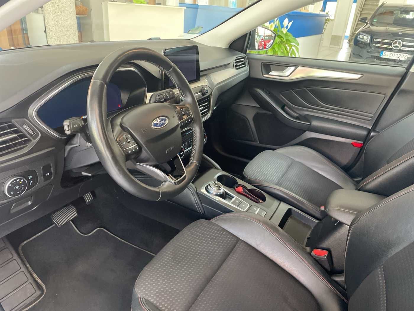 Ford Focus Turnier Aut. TITANIUM X - Samsaru's Car Outlet