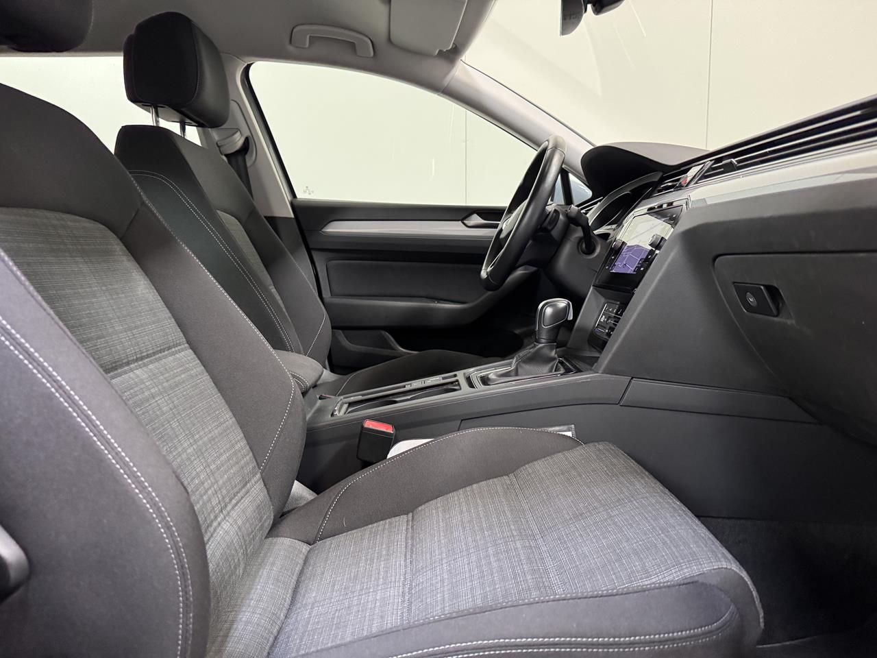 Volkswagen Passat 1.5 Benzine - Samsaru's Car Outlet