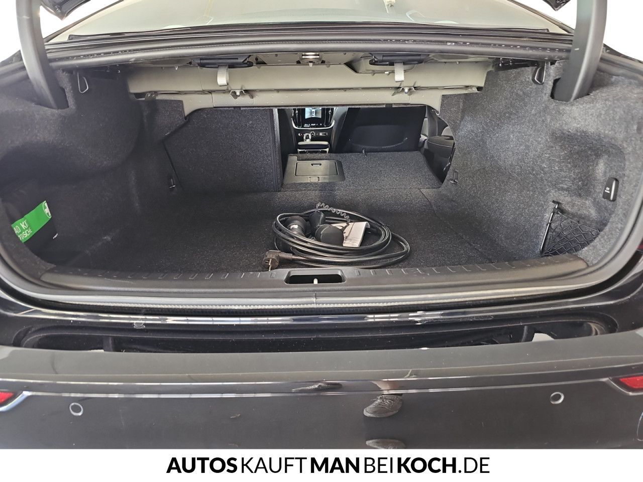 Volvo S60 T8 AWD Recharge Plug-In Hybrid Plus Dark