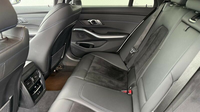 BMW 330e xDrive M Sport AHK/MEMORY/LED+/HiFi/K-ZUG A