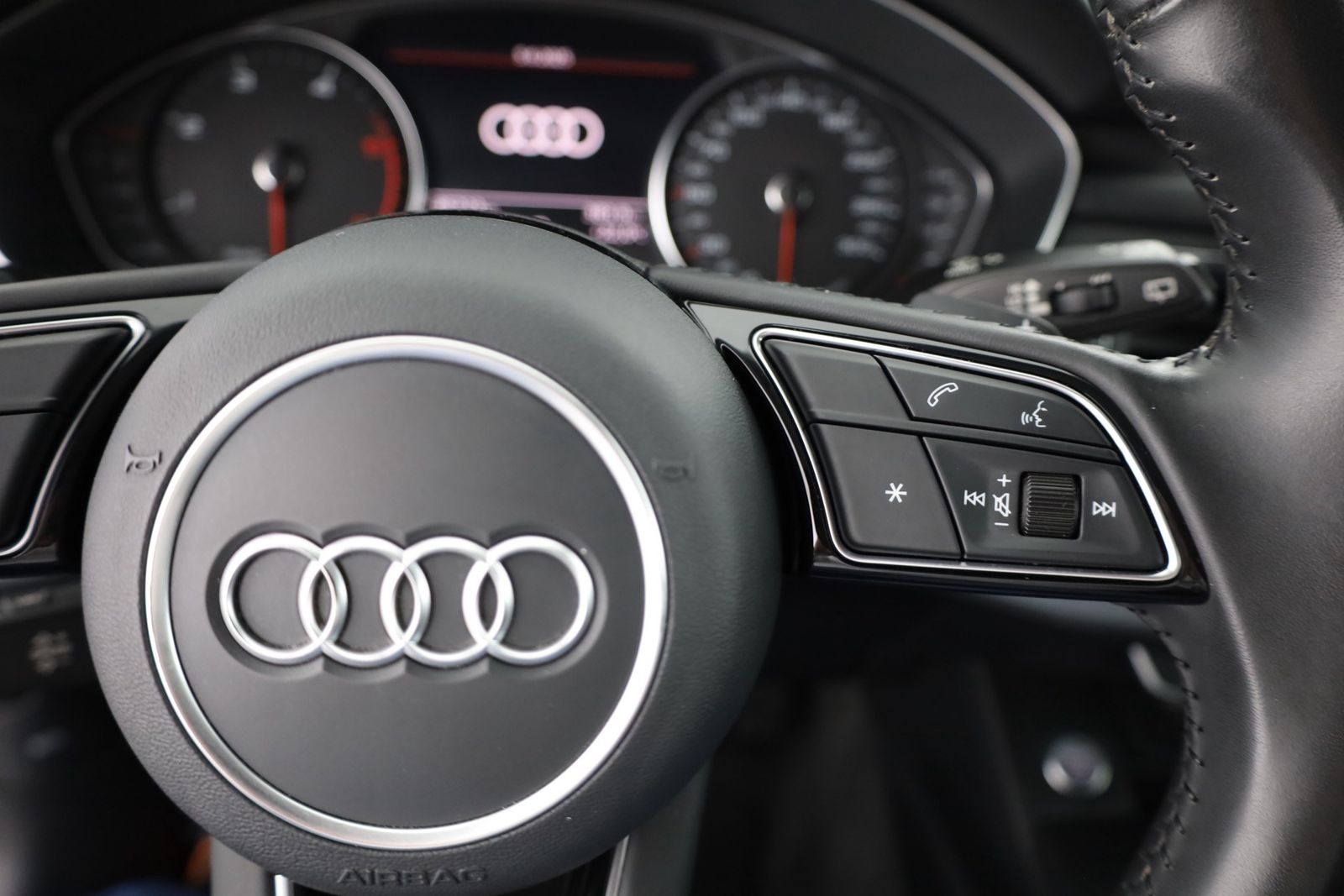 Audi A4 Avant 30 TDI S-Tronic - Samsaru's Car Outlet