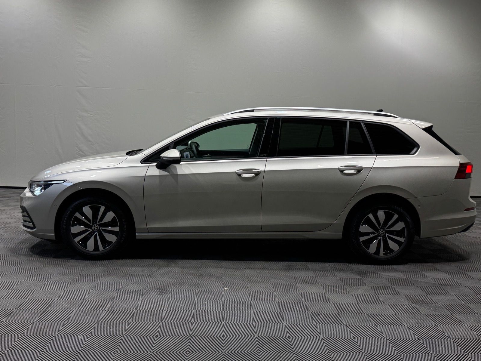 Volkswagen Golf Variant MOVE 1.5 TSI - Samsaru's Car Outlet