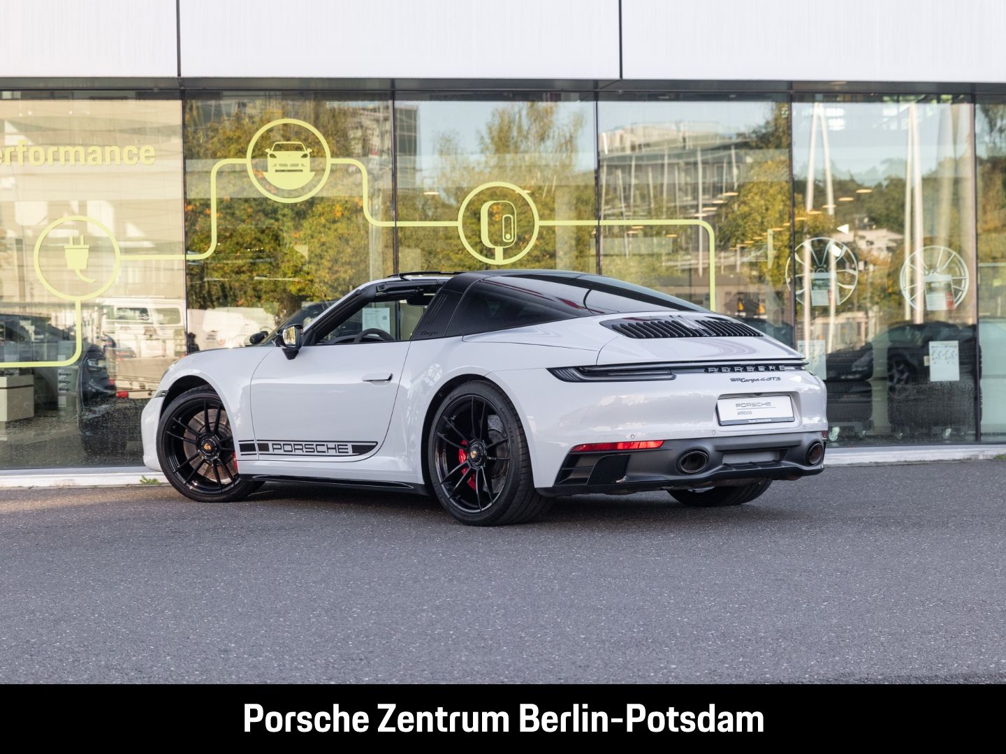 Porsche 992 911 Targa 4 GTS Burmester Sportabgas LED-Mat