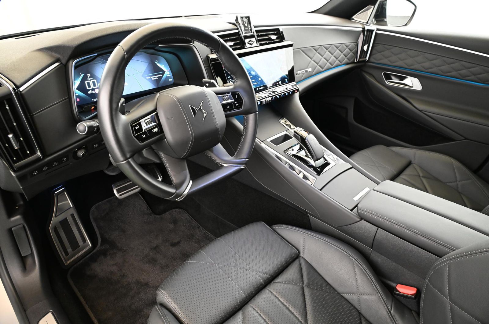 DS Automobiles DS9 1.6 E-Tense 250 RIVOLI+ UVP 68.000 EUR