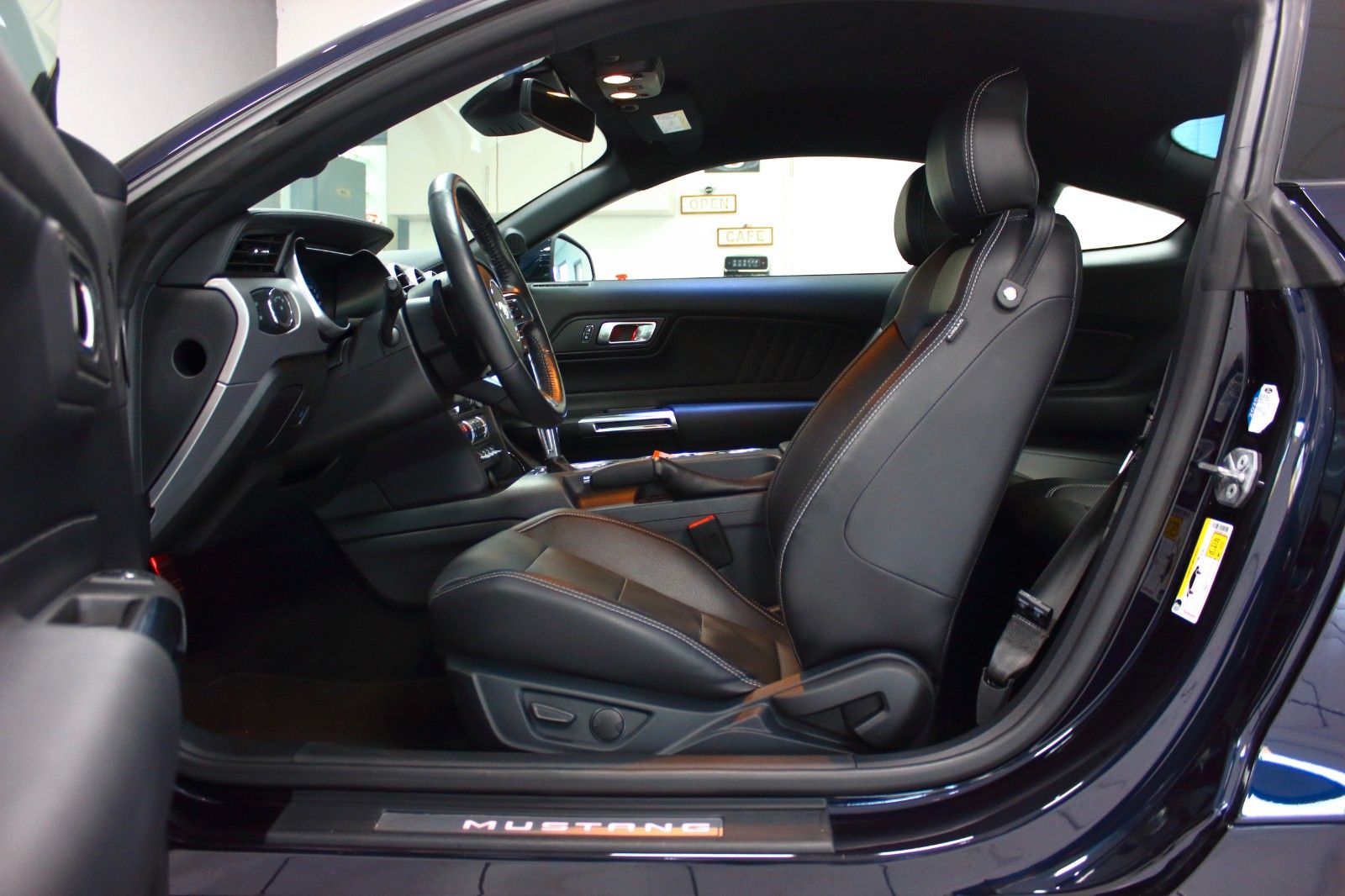 Ford Mustang 5.0 V8 GT 10G~DEUTSCH+UNFALLFREI+WIE NEU
