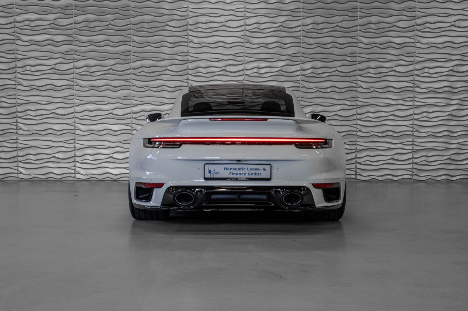 Porsche 911 Turbo S - Samsaru's Car Outlet
