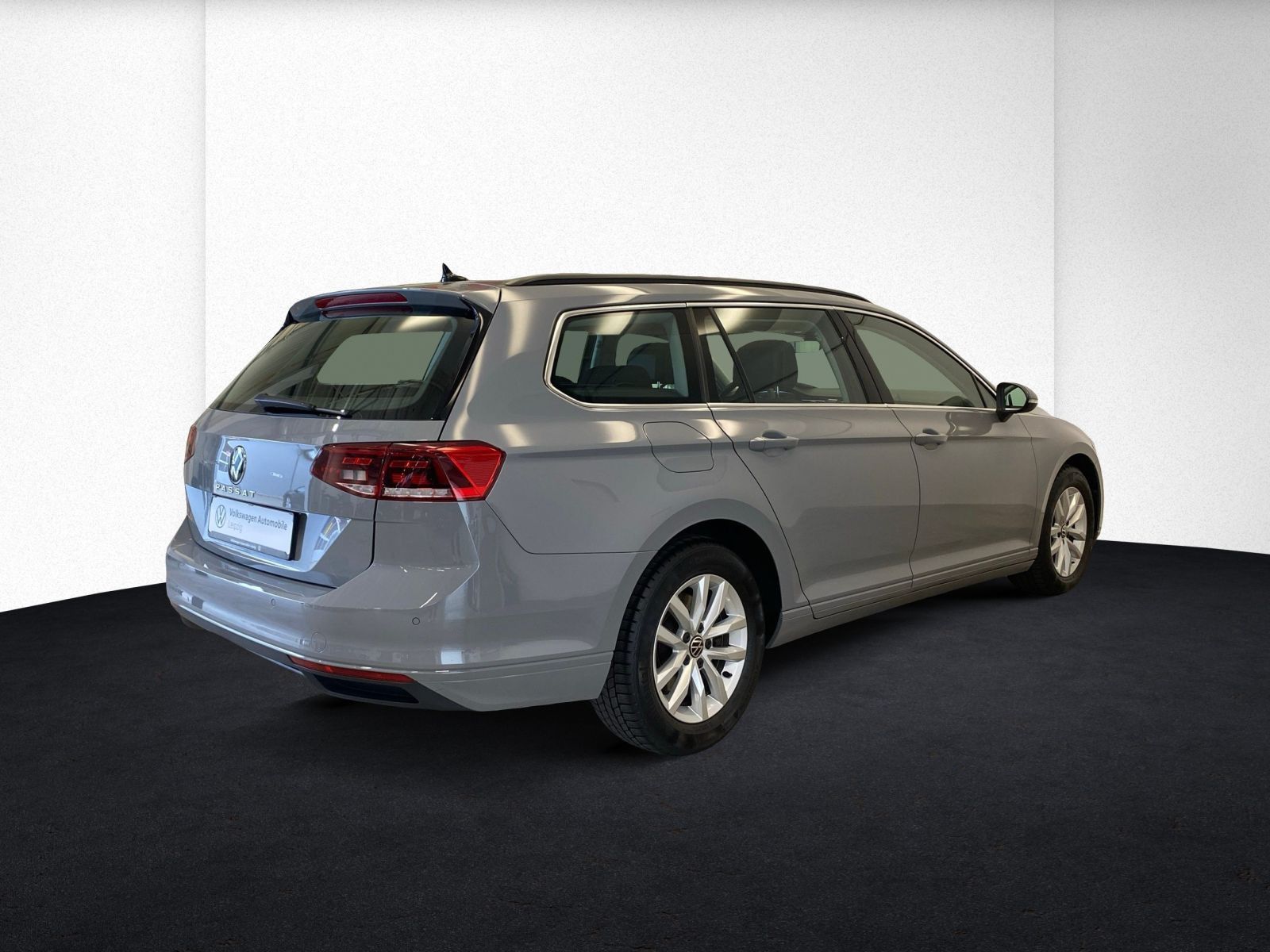 Volkswagen Passat Variant 2.0 TDI Business - Samsaru's Car Outlet