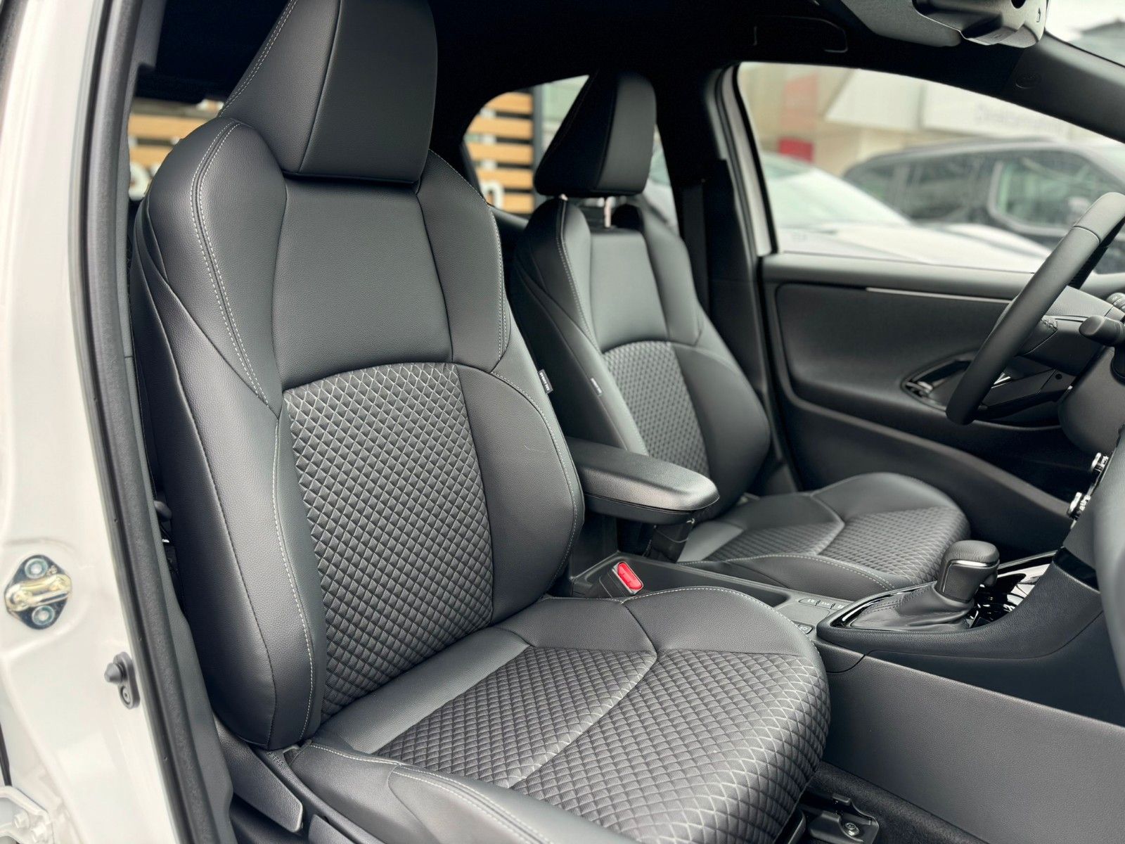Toyota Yaris Hybrid Style 315 € mtl finanzieren