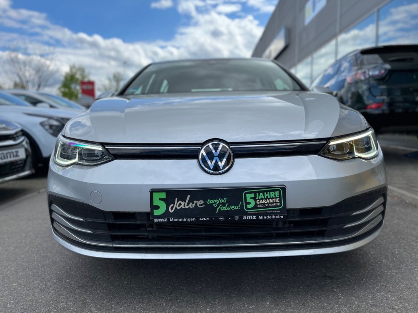 Volkswagen Golf VIII 1.5 TSI Style - Samsaru's Car Outlet