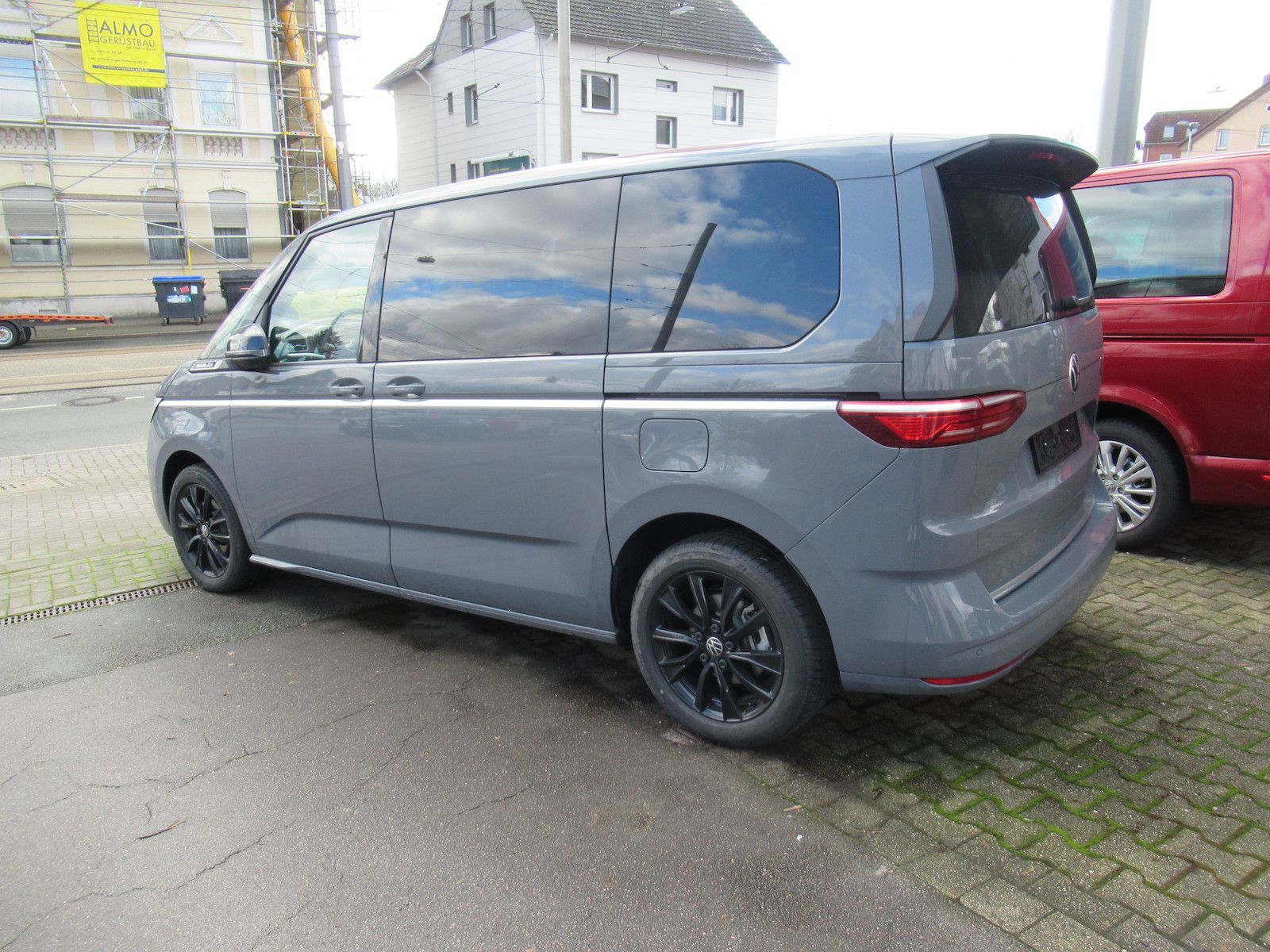 Volkswagen T7 Multivan Style DSG - Samsaru's Car Outlet