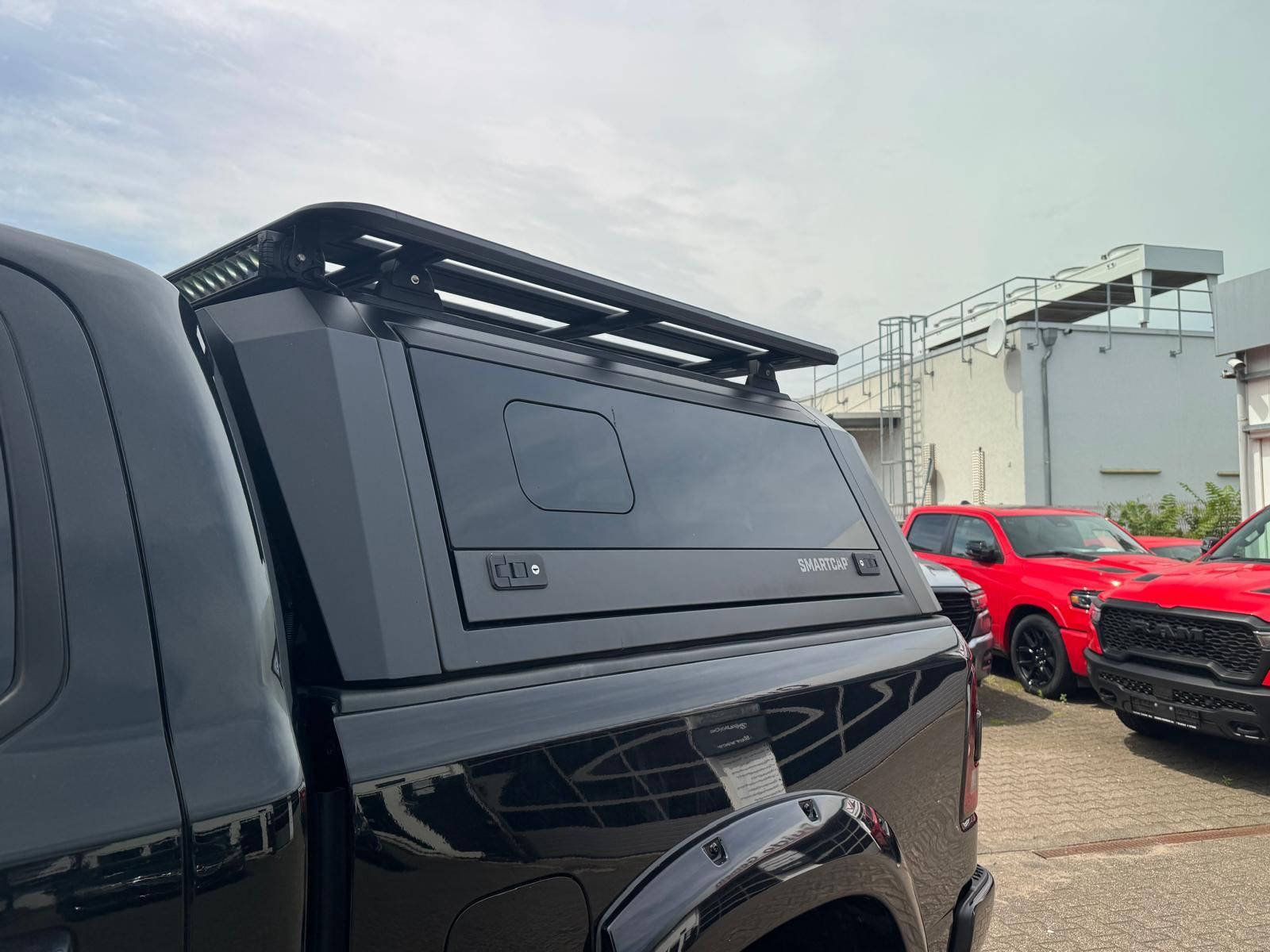 Dodge RAM 5.7 V8 Laramie Night Umbau +LPG +teilb. Heck