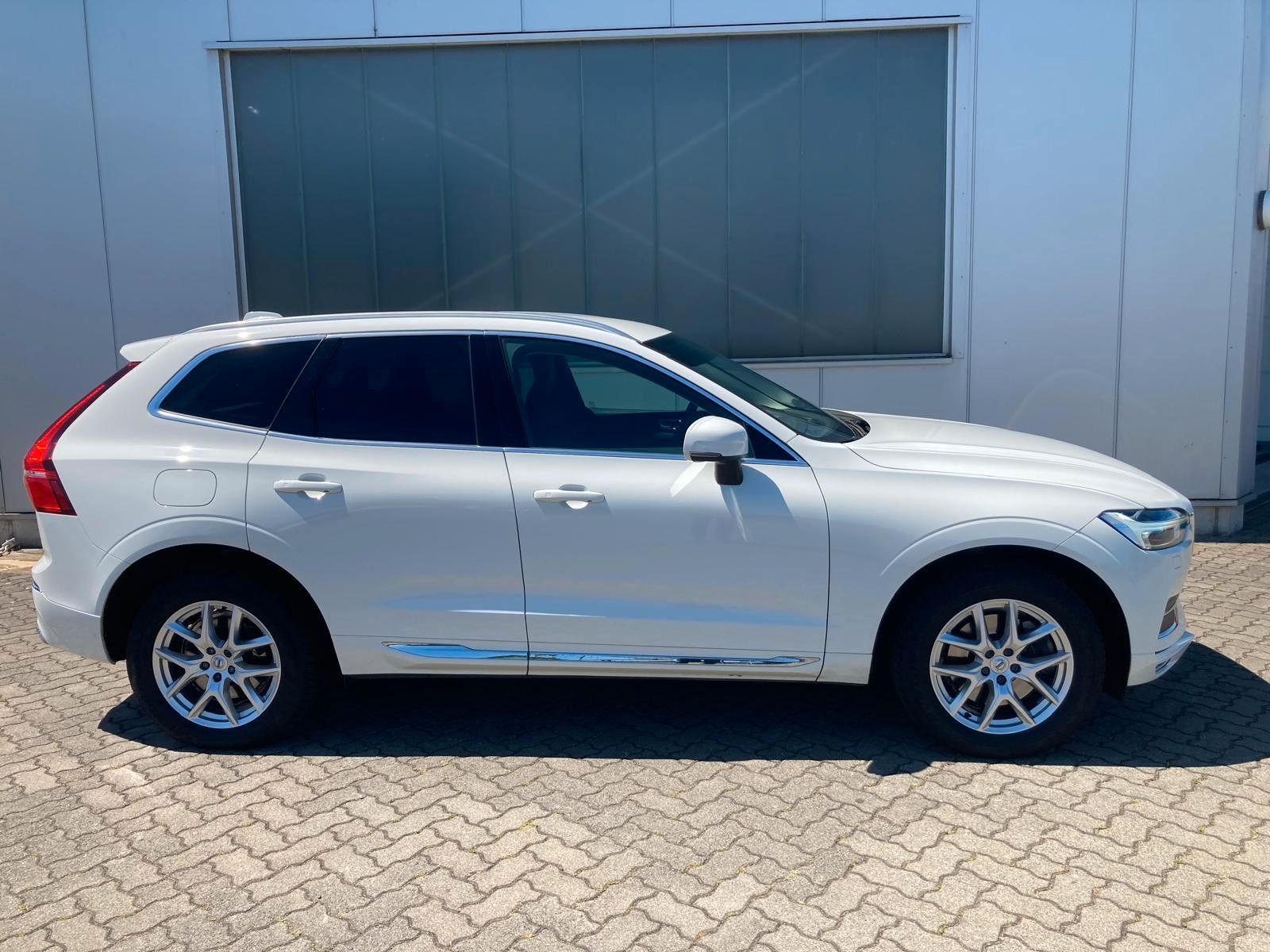 Volvo XC 60 B4 Inscription AWD - Samsaru's Car Outlet