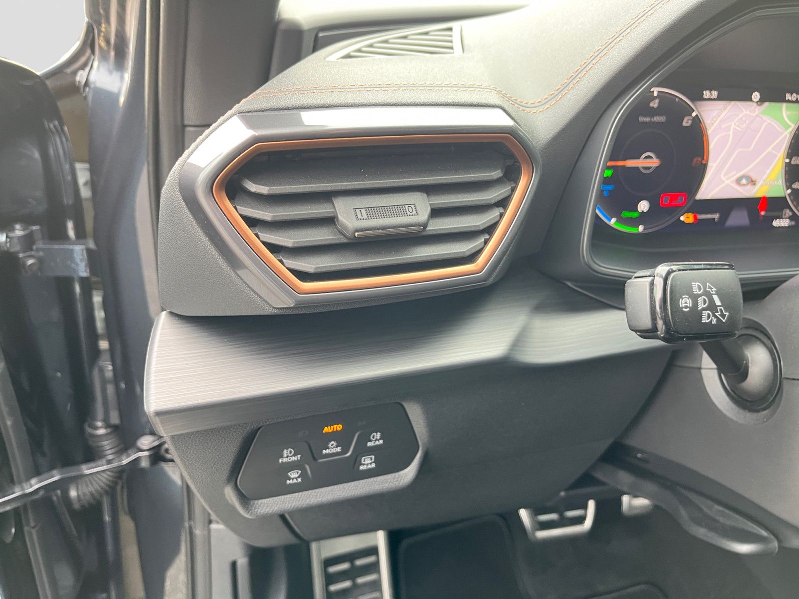 Cupra Formentor 1.4 e-HYBRID DSG VZ LED Navi AHK ACC