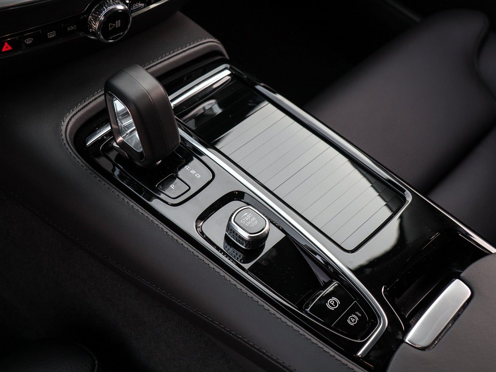 Volvo V60  T6 Recharge Plus Bright Plug-In Hybrid AWD