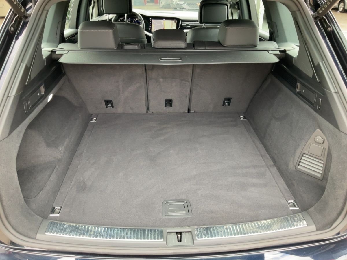 Volkswagen Touareg 3.0 TDI 4M R-LINE - Samsaru's Car Outlet