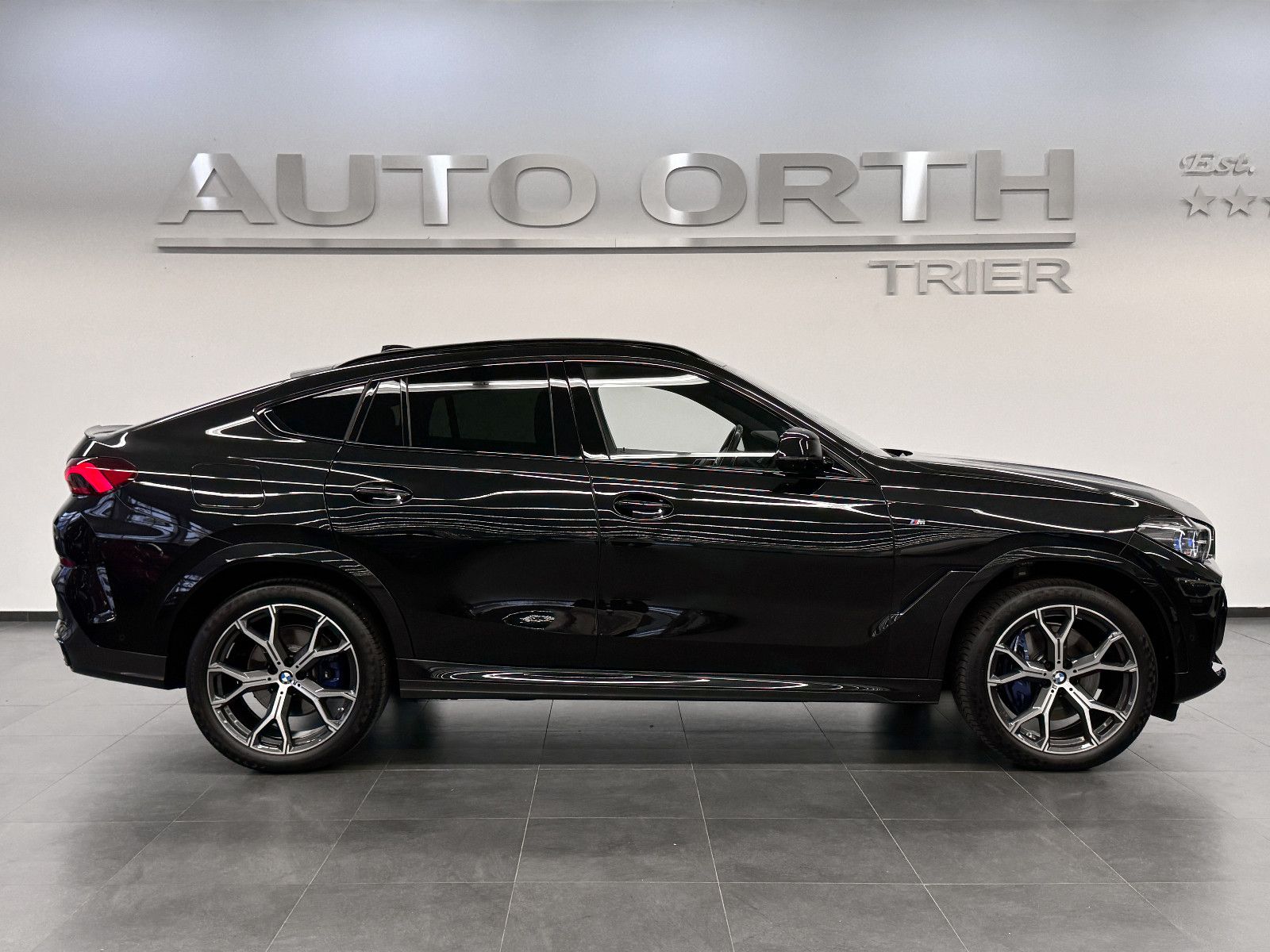 BMW X6 xDrive30d M-SPORT PANO SITZLÜFT ACC 360° AHK