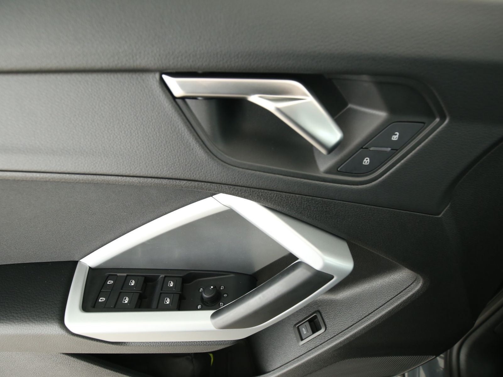 Audi Q3 35TDI quattro - Samsaru's Car Outlet
