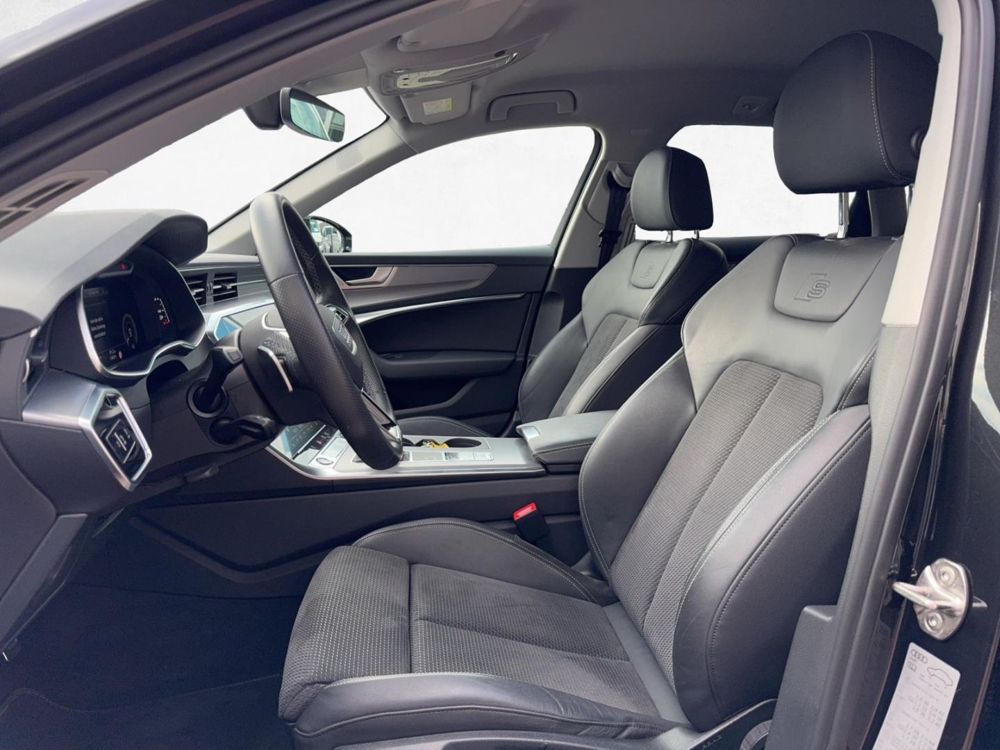Audi A6 Avant 55 TFSIe quattro S-line - Samsaru's Car Outlet