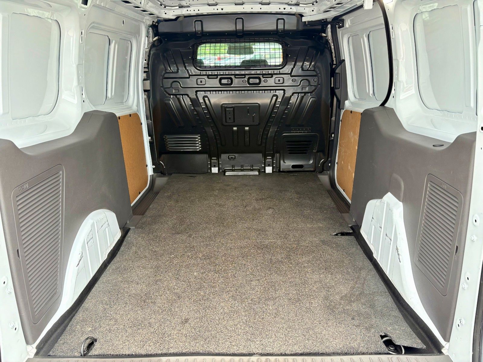 Ford Transit Connect Kasten Trend L2 1.5 EcoBlue - Samsaru's Car Outlet