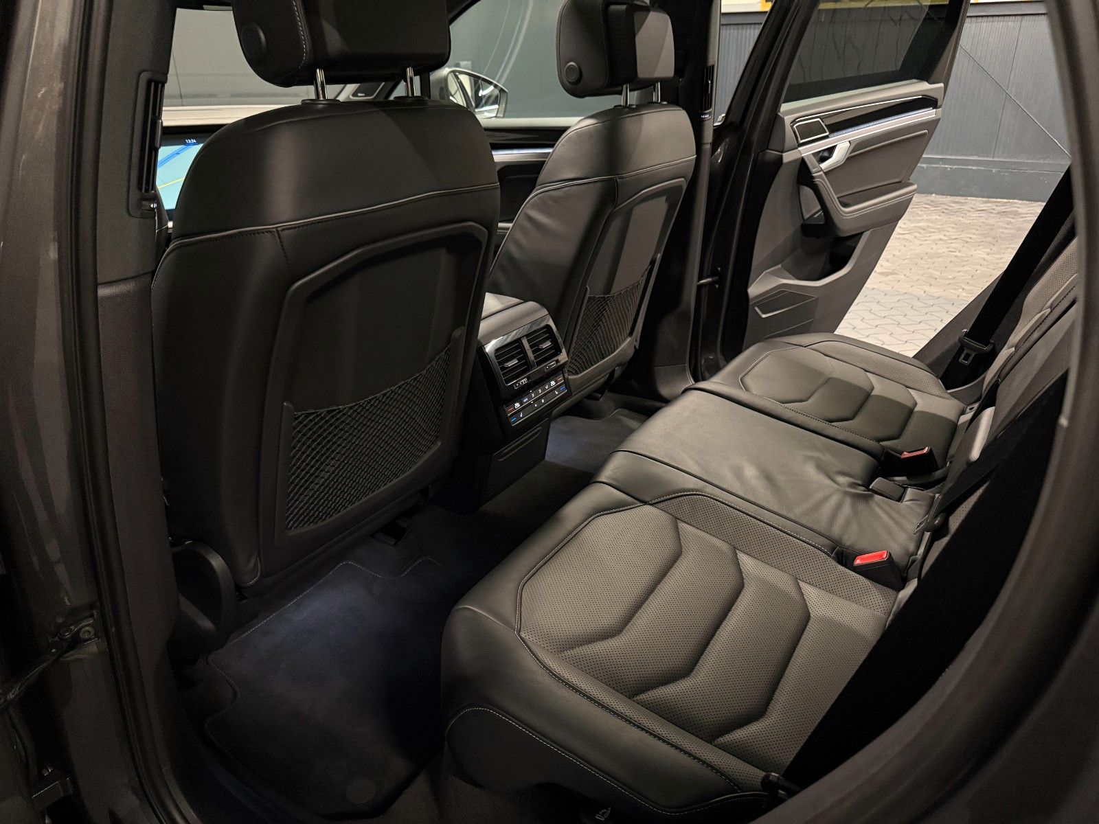 Volkswagen Touareg R-Line 4Mot.*20Zoll*PANORAMA*LUFT*HIFI*