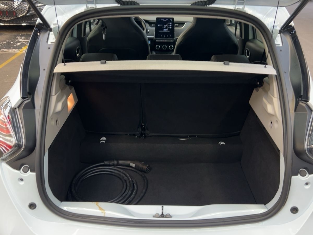 Renault ZOE INTENS R135 50 kWh - Samsaru's Car Outlet