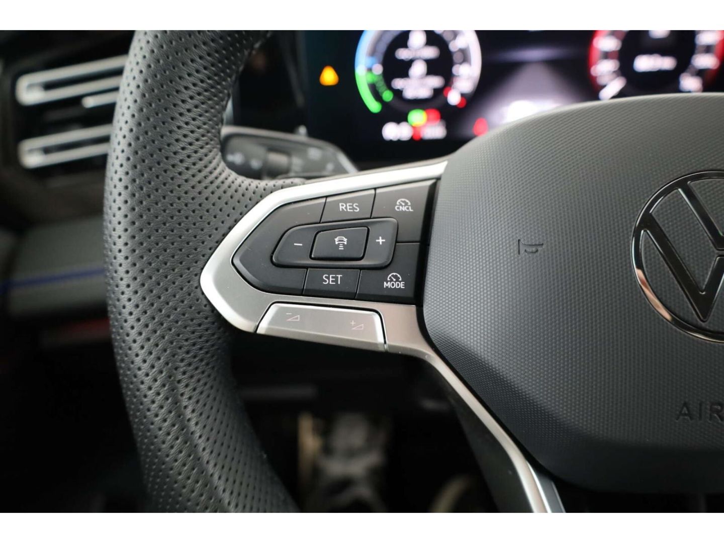 Volkswagen Tiguan 1.5 eHybrid R-Line Black Style DSG AHK/SH