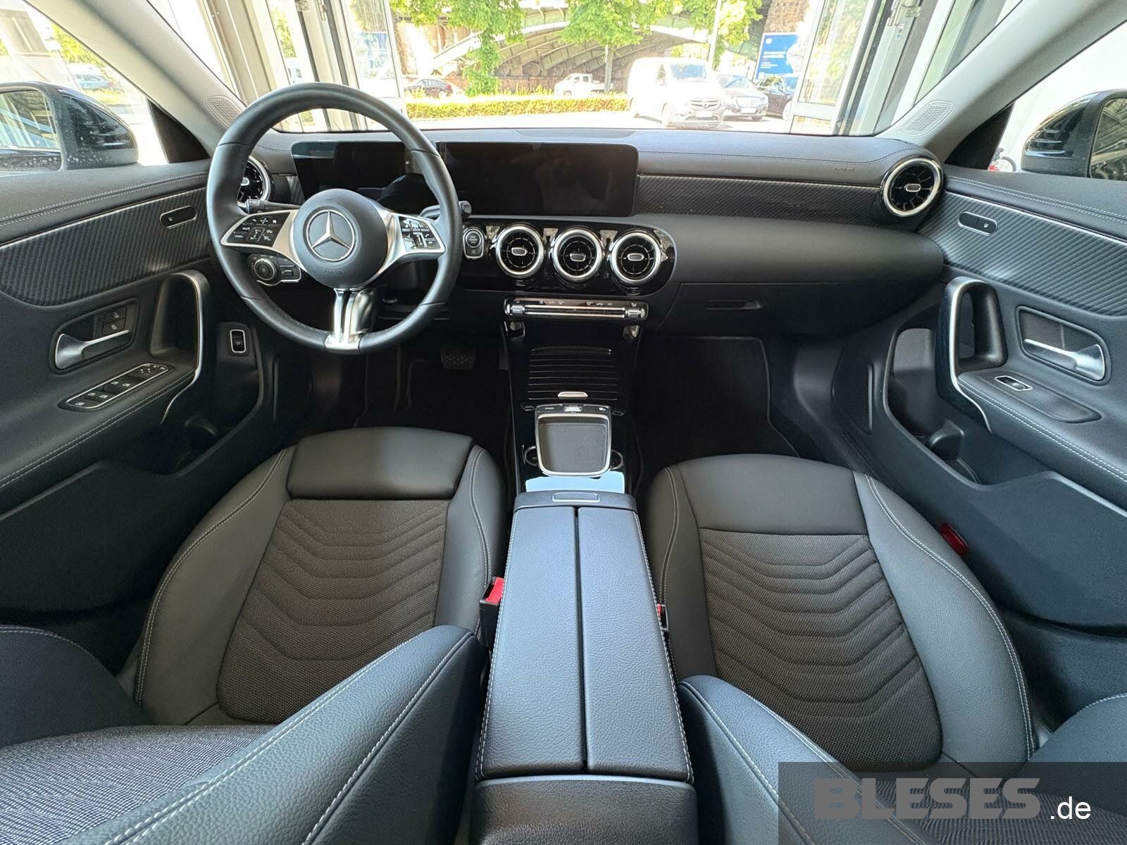 Mercedes-Benz CLA 180 Coupé - Samsaru's Car Outlet