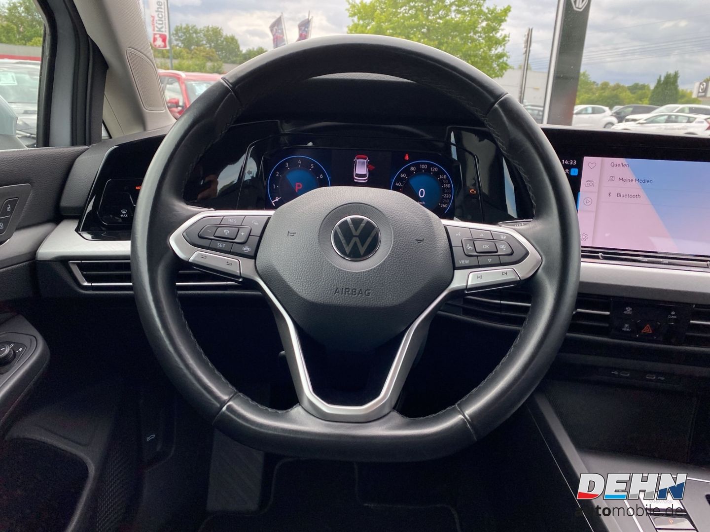 Volkswagen Golf Variant VIII 1.0 ETSI MHD DSG Life - Samsaru's Car Outlet