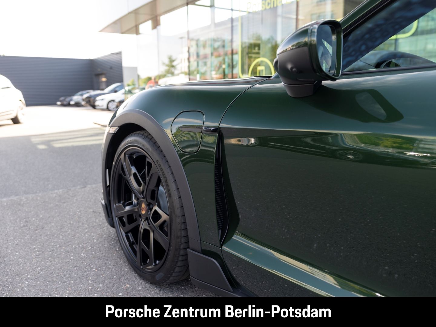 Porsche Taycan 4S Cross Turismo Soft-Close HD-Matrix