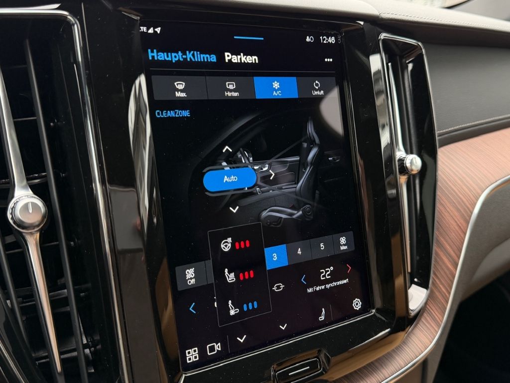 Volvo XC60 Ultimate Dark Recharge Plug-In Hybrid T8 AW