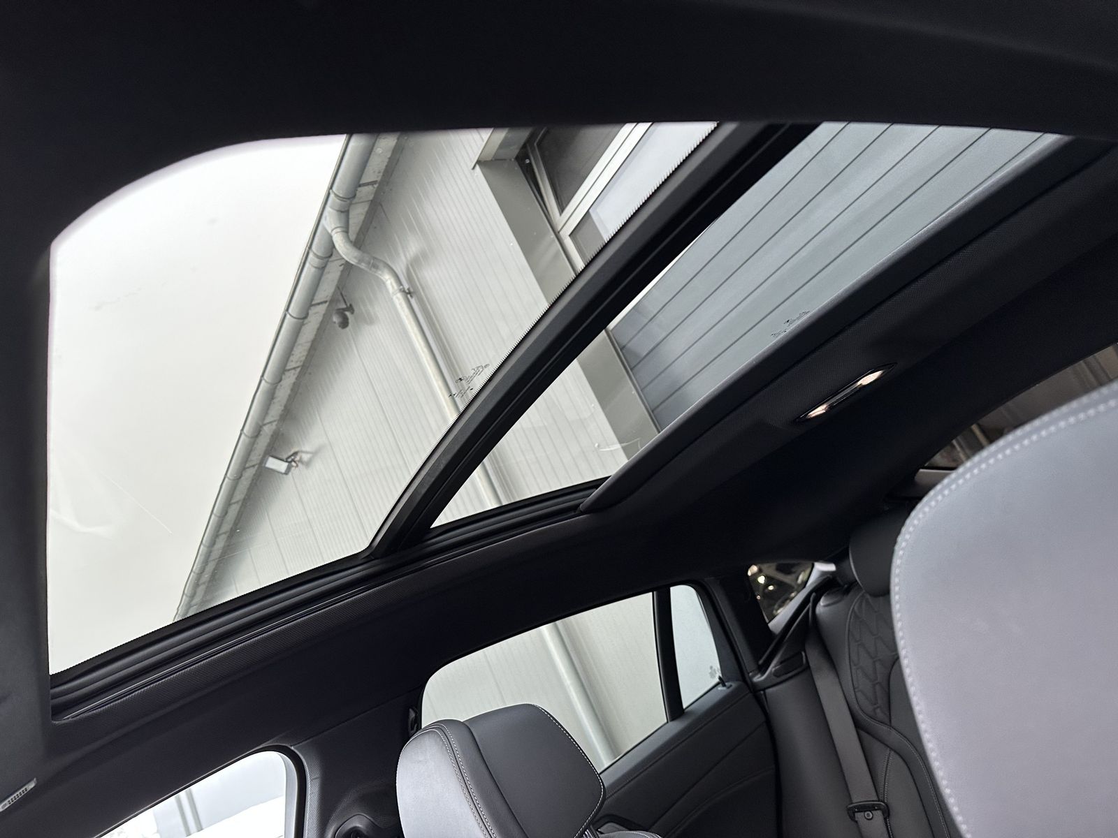 BMW X6 xDrive40d M-Sport NAV+LASER+AHK+PANO+HEAD-UP
