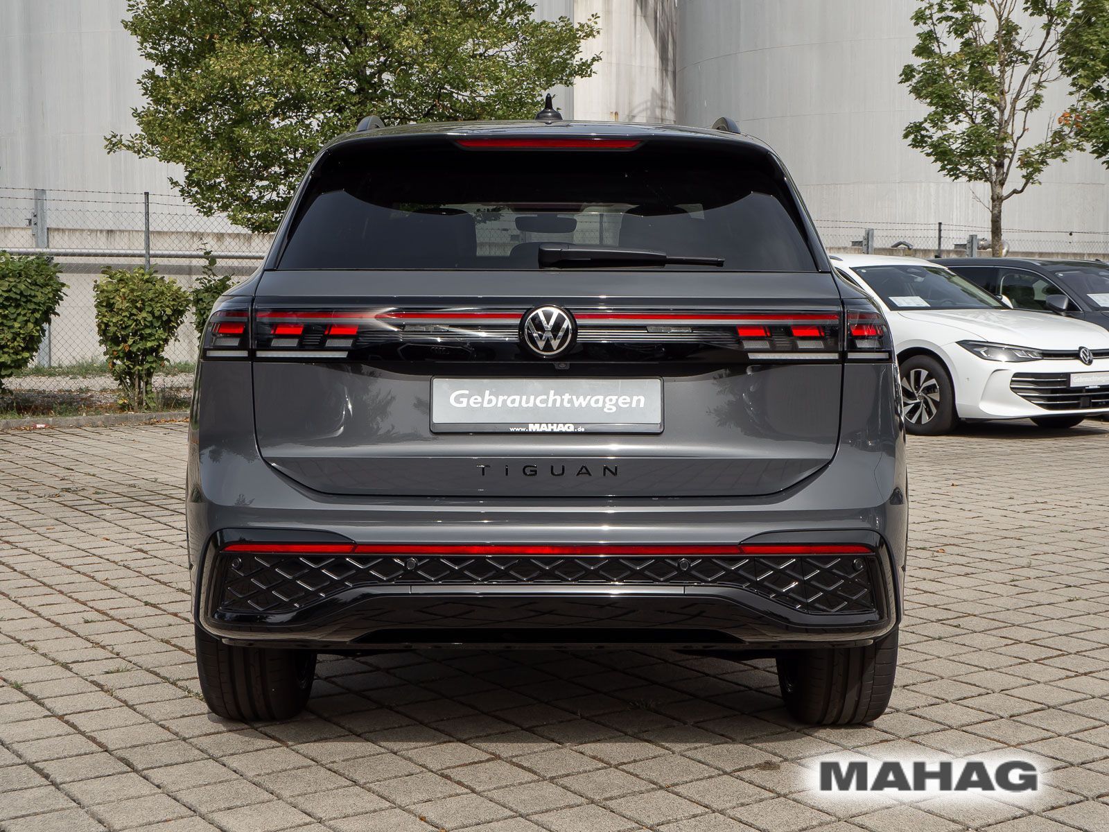 Volkswagen Tiguan 2.0 TSI 4 Mot R-Line BlackStyle Leder AHK