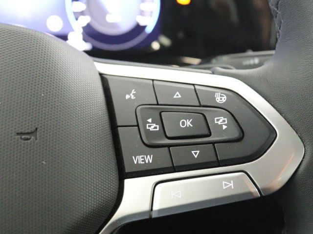 Volkswagen Golf VIII Variant 1.0 eTSI DSG Move - Samsaru's Car Outlet