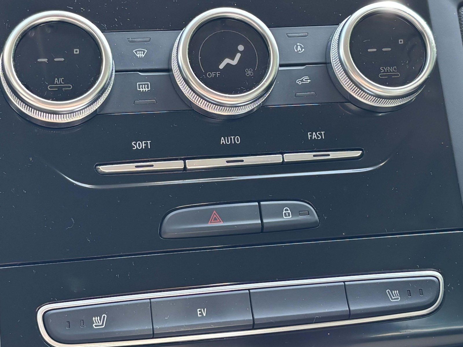 Renault Megane Grandtour ZEN E-TECH Plug-in - Samsaru's Car Outlet