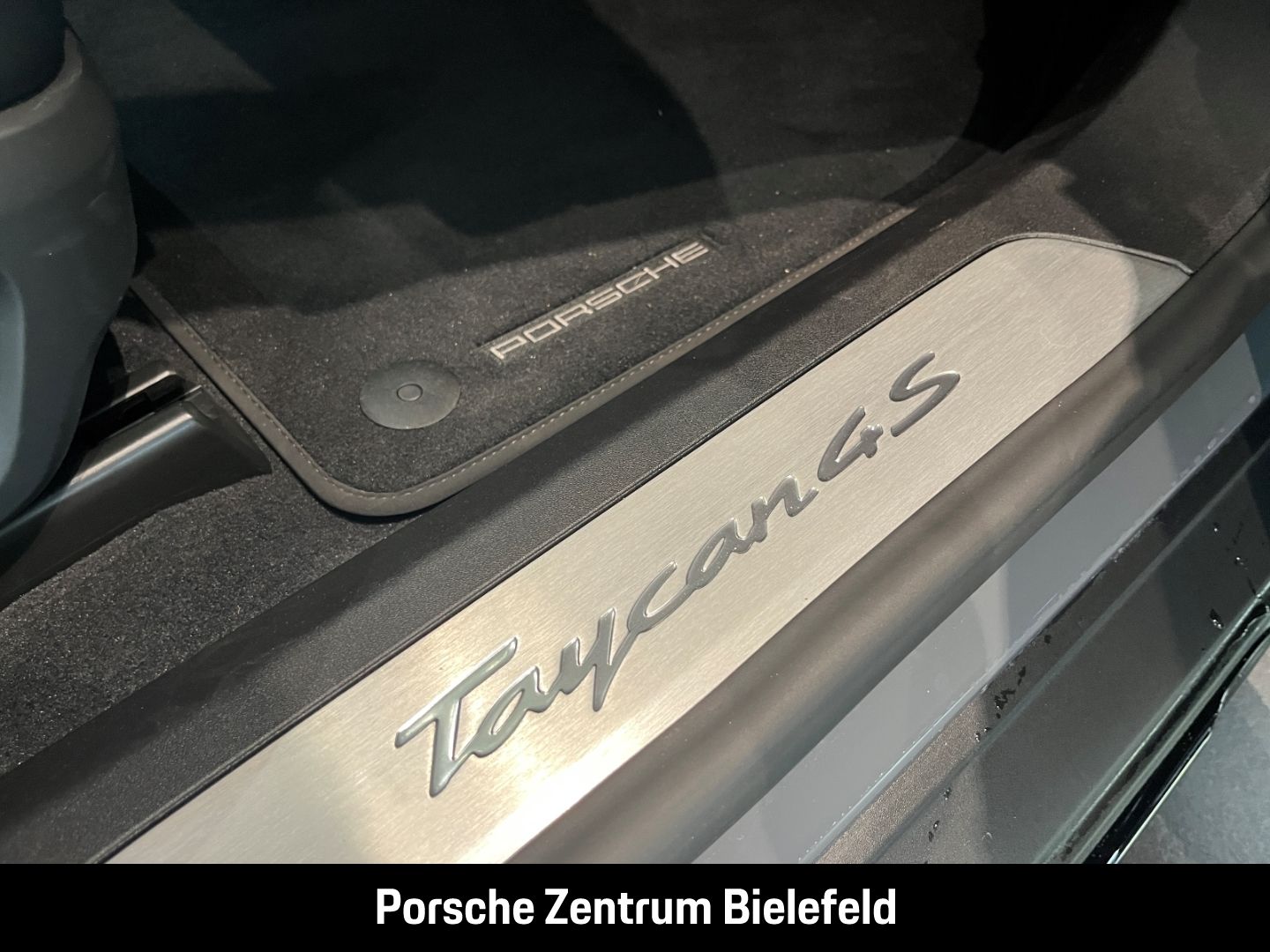 Porsche Taycan 4S Cross Turismo Panorama Luftfederung