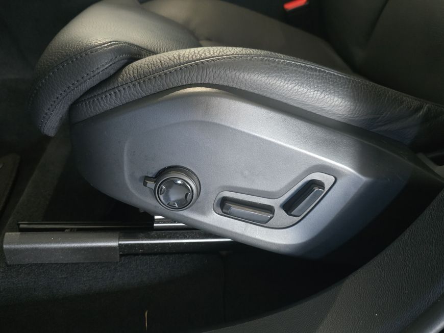Volvo XC60 B4 D Plus Dark