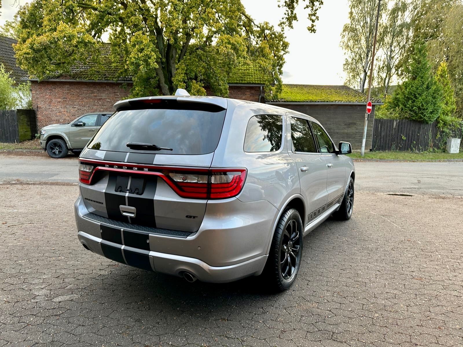 Dodge 3,6 V6*LED*PDC*LEDER*7 SITZER*20 ZOLL*NAVI*