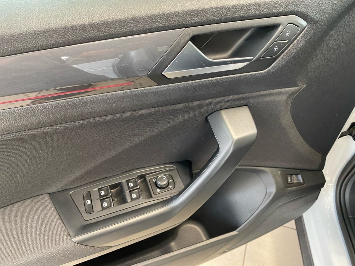 Volkswagen T-Roc 2.0 TSI DSG 4Motion - Samsaru's Car Outlet