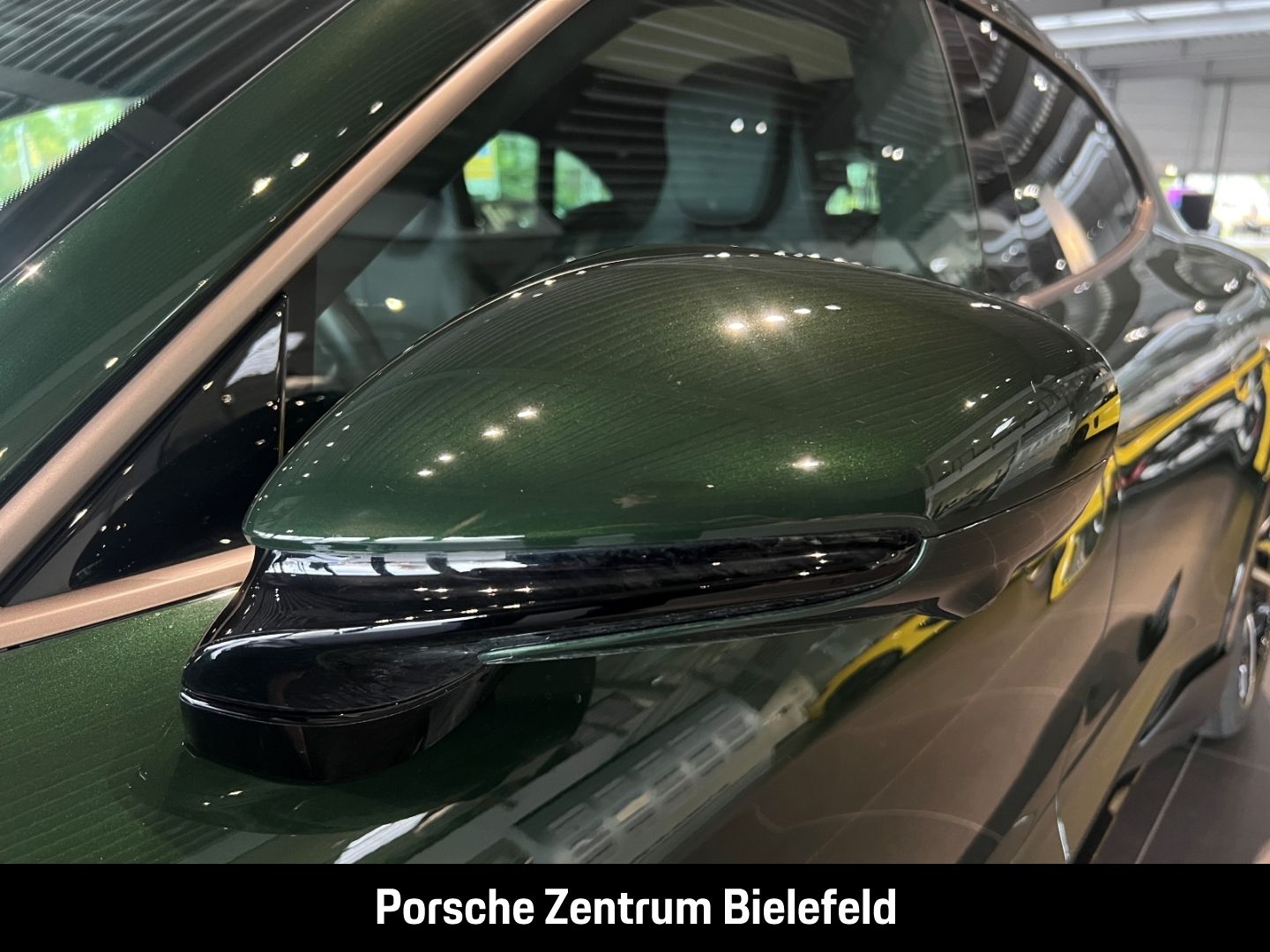 Porsche Taycan Turbo S Cross Turismo Burmester LED