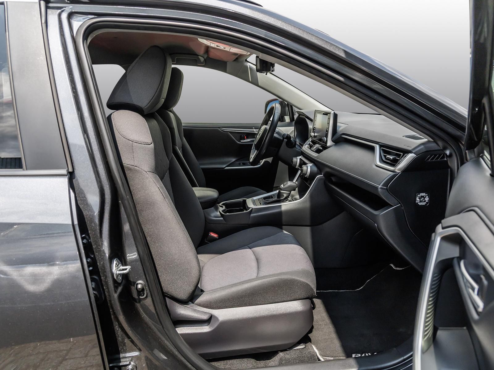 Toyota RAV 4 2.5 Hybrid Club - Samsaru's Car Outlet
