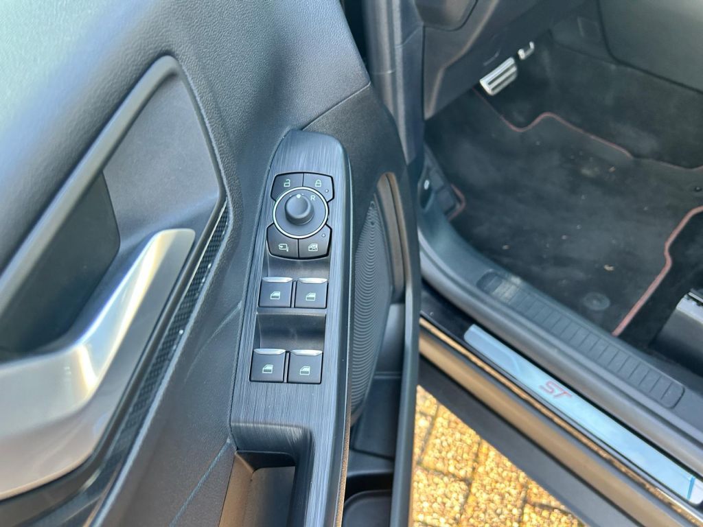 Ford Kuga 2.5 Duratec PHEV ST-LINE X