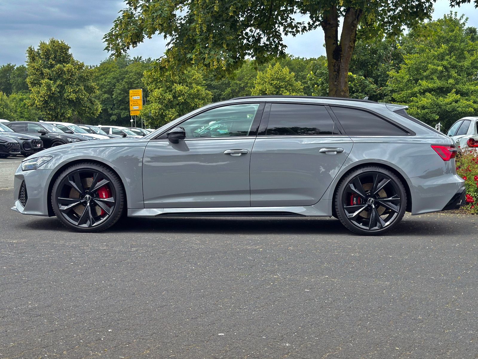 Audi RS6 Avant BLACK PANO HUD NIGHT STHZG B&O 280km/h