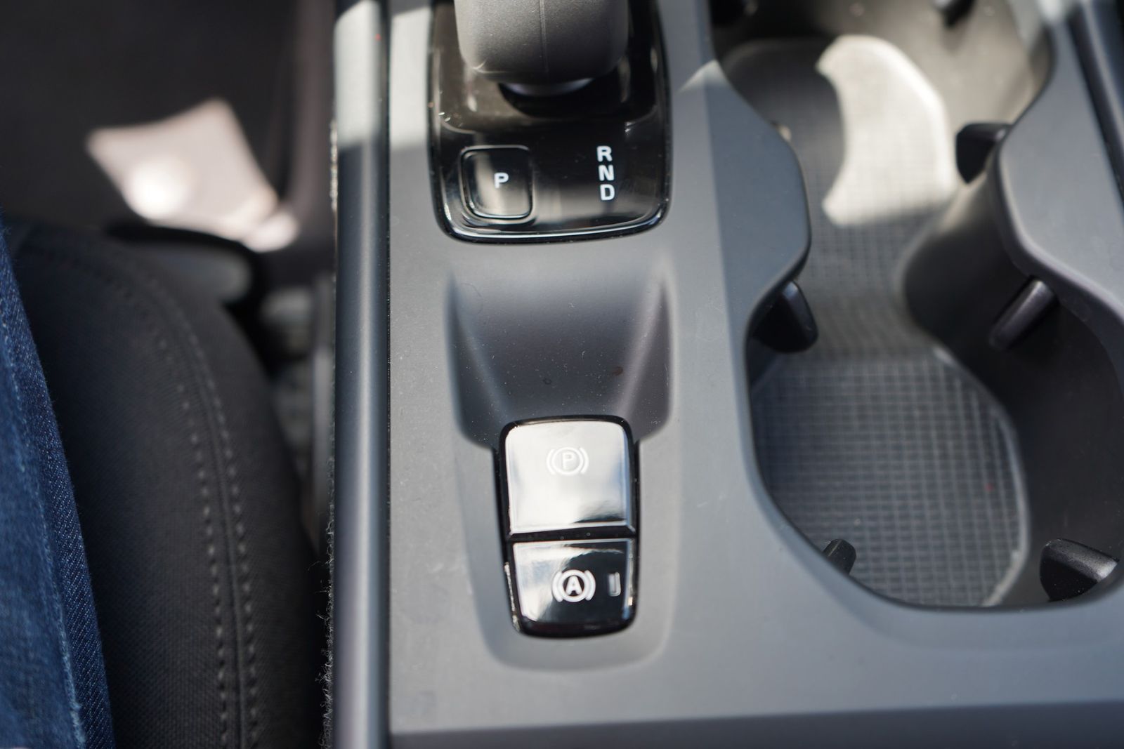 Volvo XC 40 T3 2WD Momentum Pro - Samsaru's Car Outlet