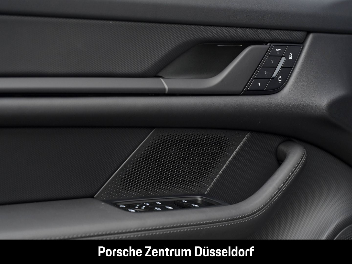 Porsche Taycan 4 Cross Turismo Surround-View LED-Matrix