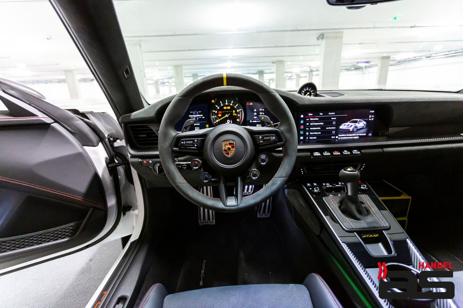 Porsche 911 992 GT3 RS - Samsaru's Car Outlet