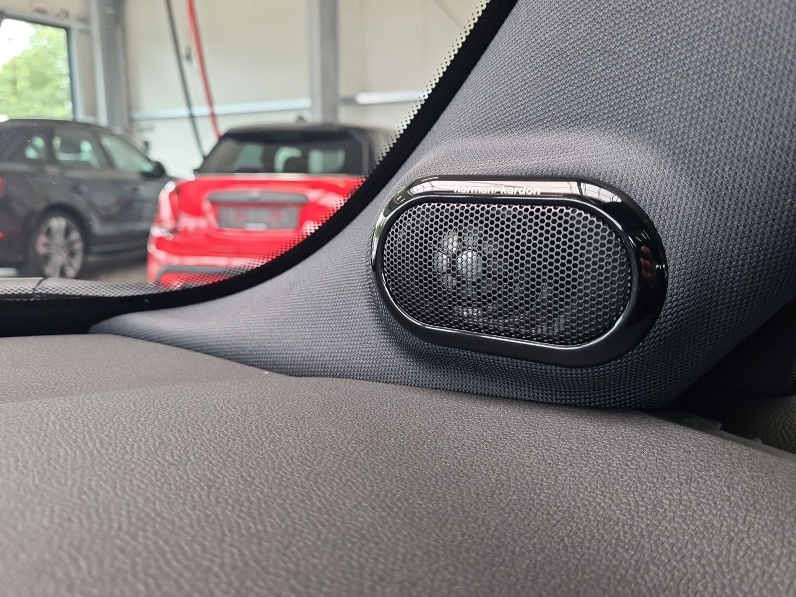 MINI Cooper SE - Samsaru's Car Outlet